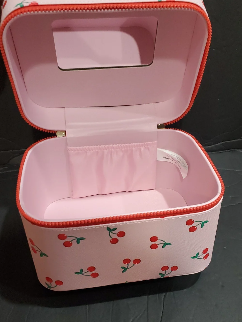 Cherry printed pink beauty makeup cosmetics medium sized hard train case new
